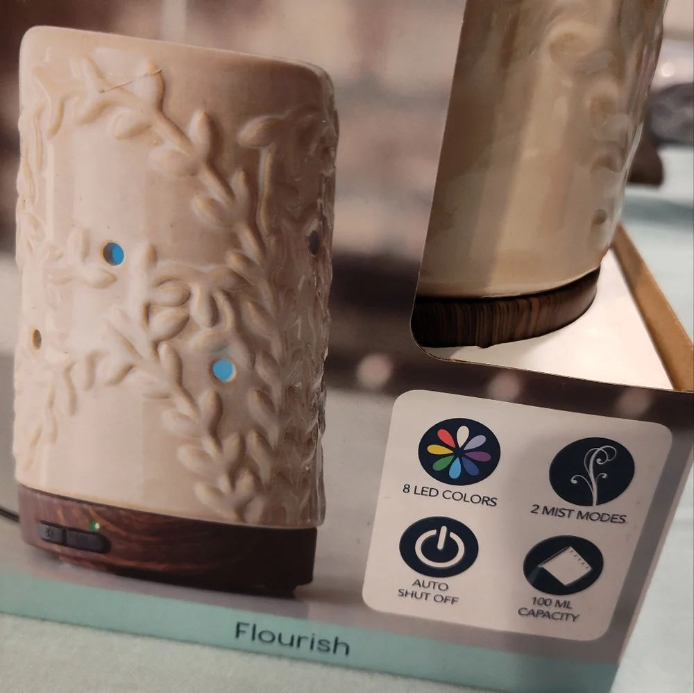 NWT!! AIROME Ultrasonic Essential Oils Diffuser